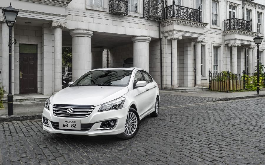  Suzuki Alivio 2014 года  (фото 9 из 27)